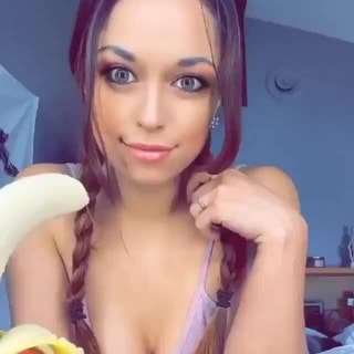 Women eating bananas