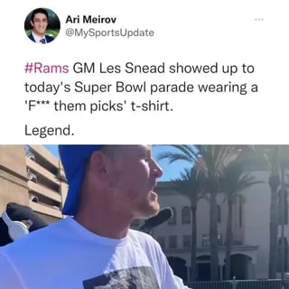 Les Snead is wearing a legendary shirt at the Rams' Super Bowl parade