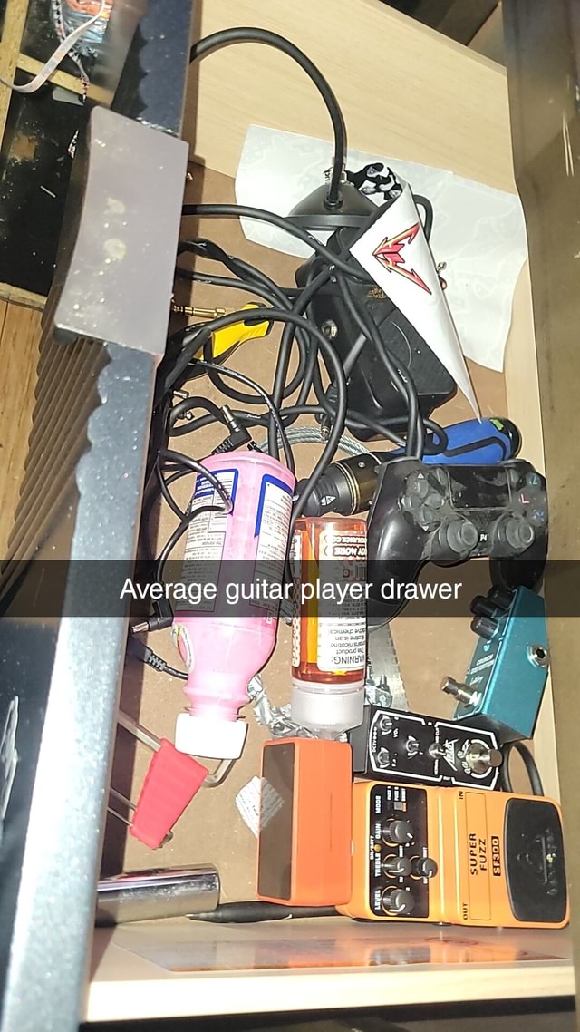 Average guitar player drawer iFunny