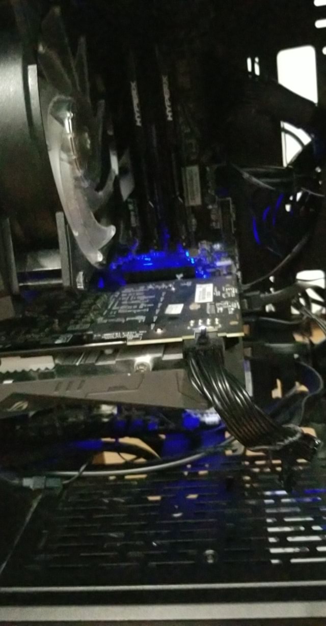 GPU and motherboard still receive power - )