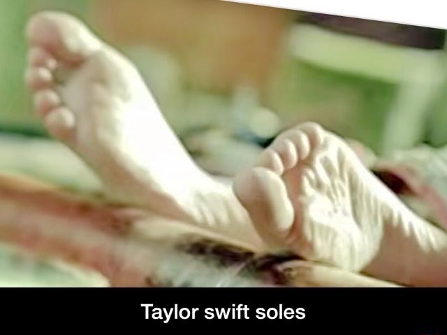 Taylor swift feet