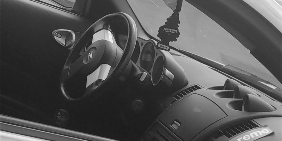 iFunny banner for @Nissan