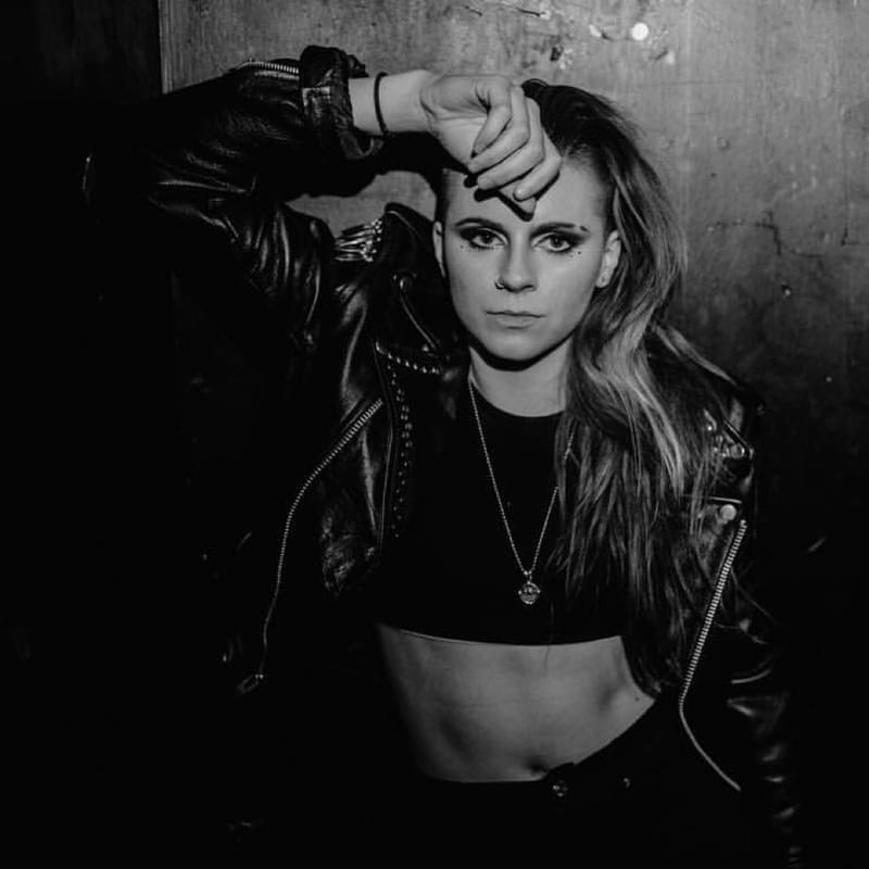 Lynn Gunn Sexy