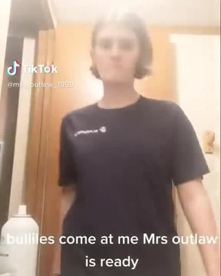 Cf Tiktok Es Come At Me Mrs Outlaw Is Ready