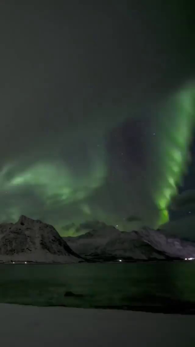 Incredibly beautiful northern lights. Good night. iFunny