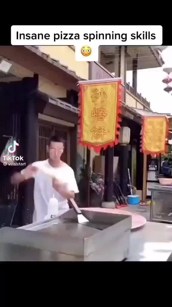 Insane pizza spinning skills iFunny