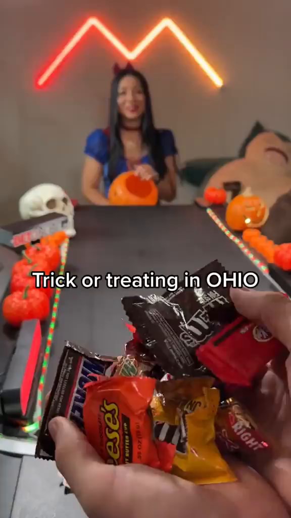 Trick or treating in OHIO iFunny