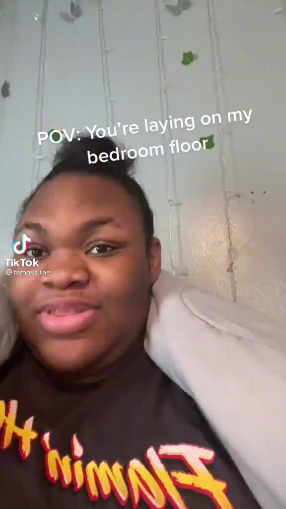 PON: You're laying on my pedroom floor cf TikTok - iFunny Brazil