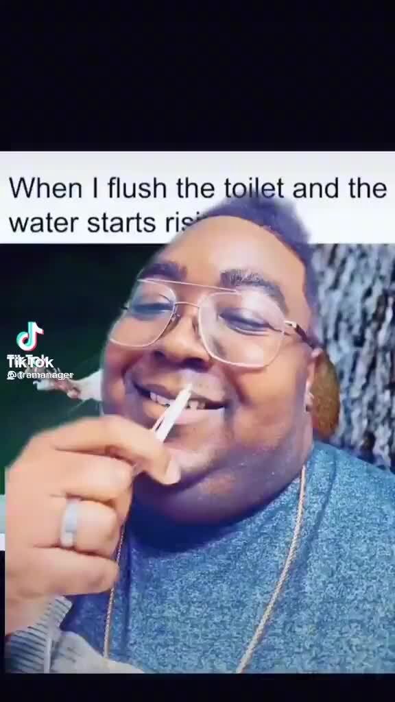 when-i-flush-the-toilet-and-the-water-starts-ris-ifunny