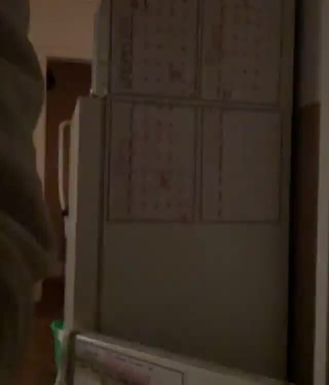 Changing the fridge door opening back elfontheshelf