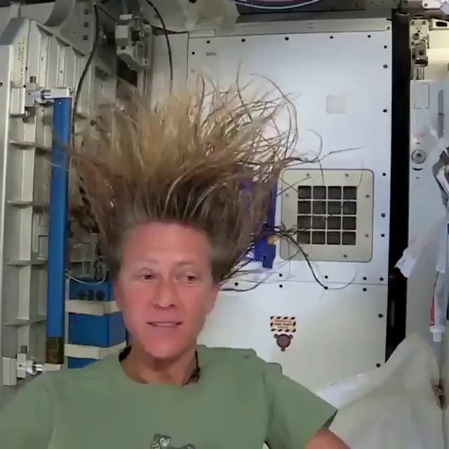 Astronaut Karen L Nyberg Shows How She Washed And Rinsed Her Hair In ISS IFunny