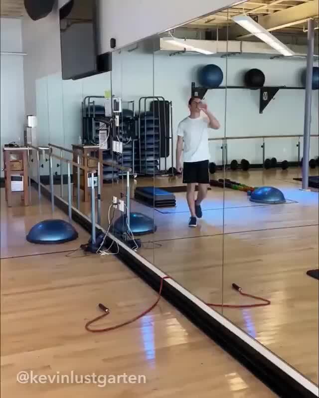 gym vfx workout trippy edit jumprope optical_illusion iFunny
