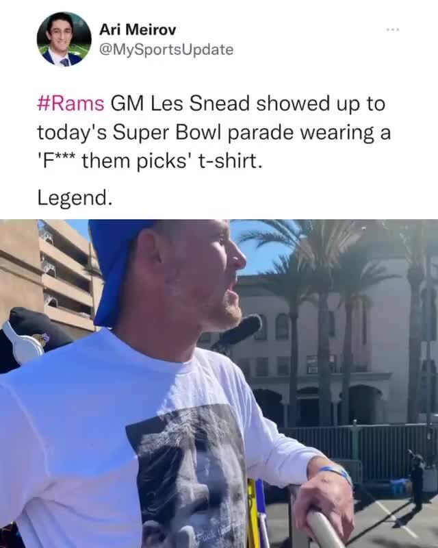 Rams GM Les Snead showed up to today's Super Bowl parade wearing a