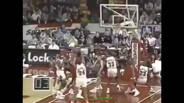 Micheal Jordan and Scottie Pippen dunk on 7 ft 7 Manute Bol 1992/93 ...